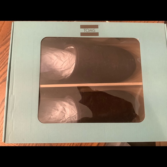 NWB Toms slippers - Picture 3 of 4